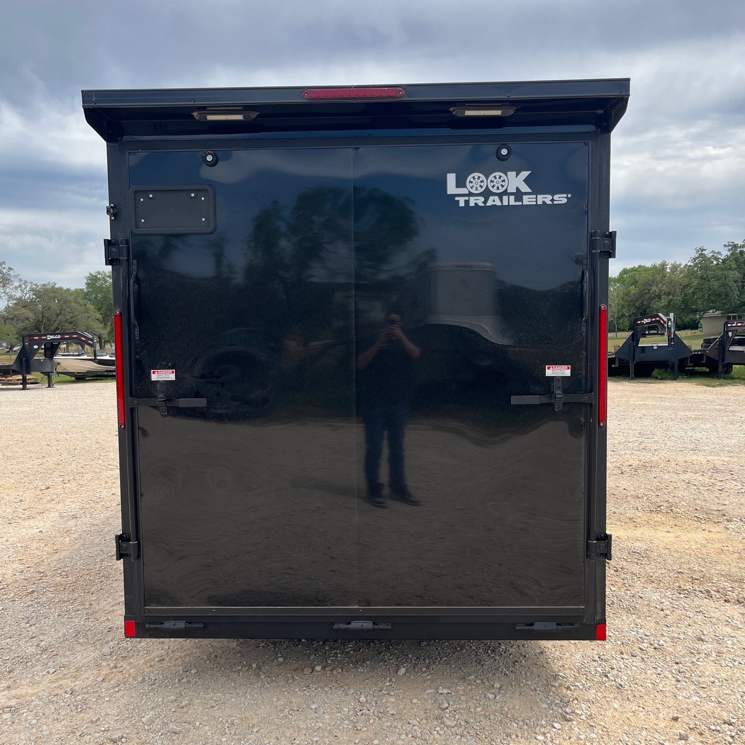 2027 Look EN07-16RD Enclosed Trailer